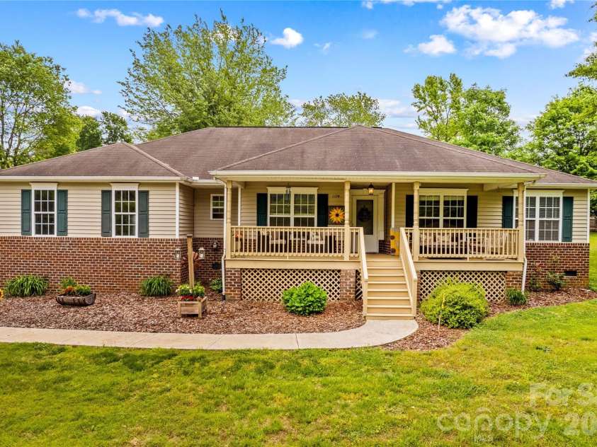 1174 Mocksville Highway, Statesville, NC 28625.  MLS# CAR4377924, YatesRealty ID 23199. 