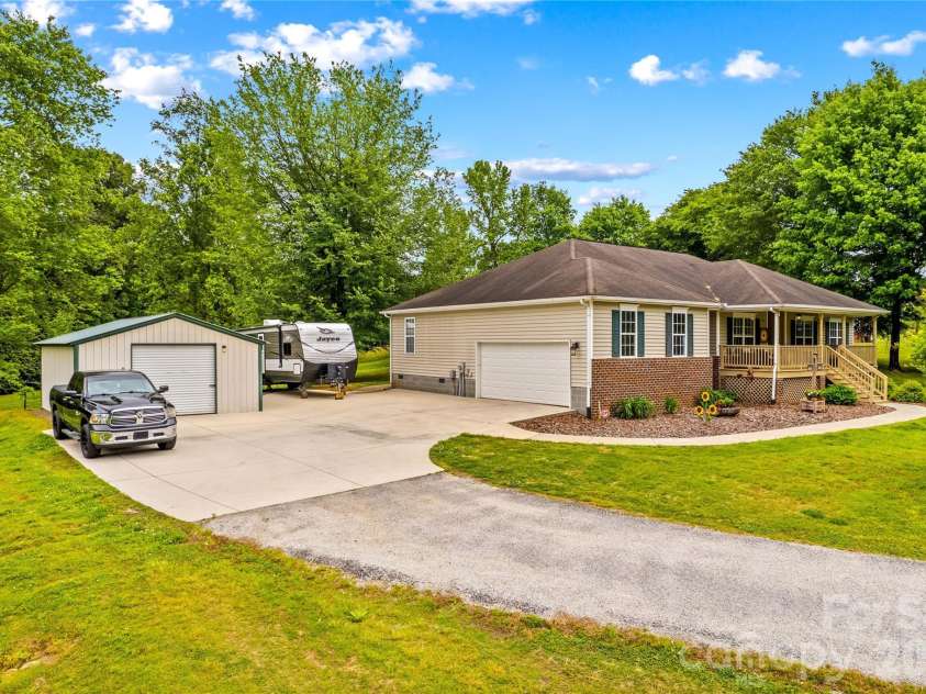 1174 Mocksville Highway, Statesville, NC 28625.  MLS# CAR4377924, YatesRealty ID 23199. 
