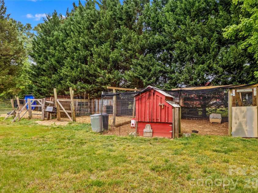 1174 Mocksville Highway, Statesville, NC 28625.  MLS# CAR4377924, YatesRealty ID 23199. 