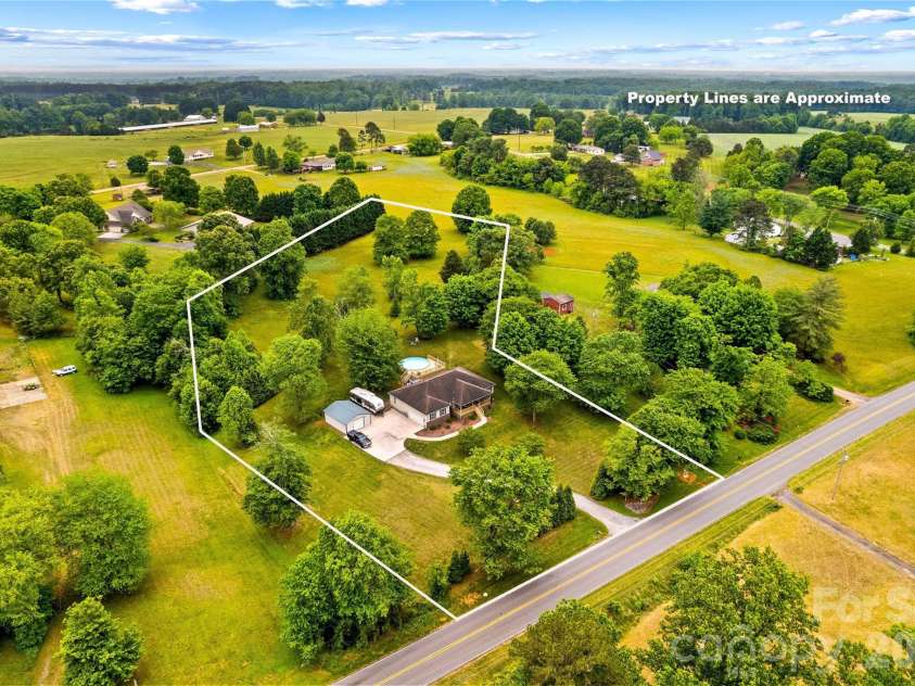 1174 Mocksville Highway, Statesville, NC 28625.  MLS# CAR4377924, YatesRealty ID 23199. 