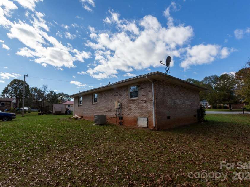 128 Ridgeway Court, Forest City, NC 28043.  MLS# CAR4192677, YatesRealty ID 232. 