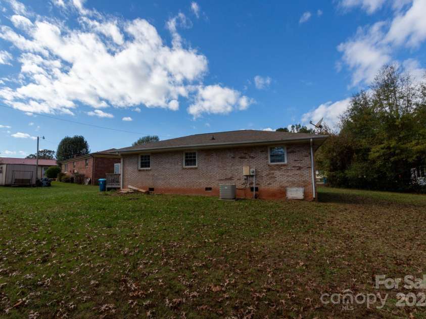128 Ridgeway Court, Forest City, NC 28043.  MLS# CAR4192677, YatesRealty ID 232. 
