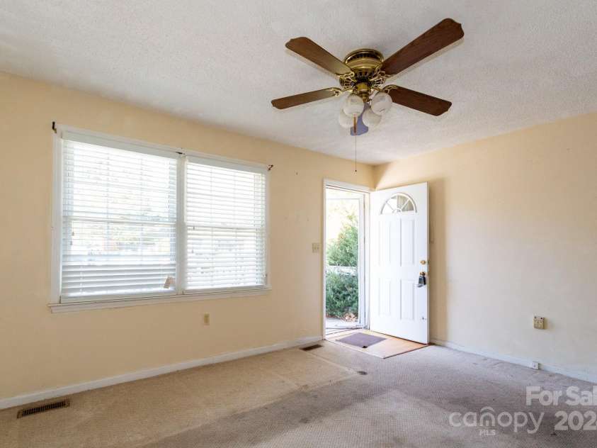 128 Ridgeway Court, Forest City, NC 28043.  MLS# CAR4192677, YatesRealty ID 232. 