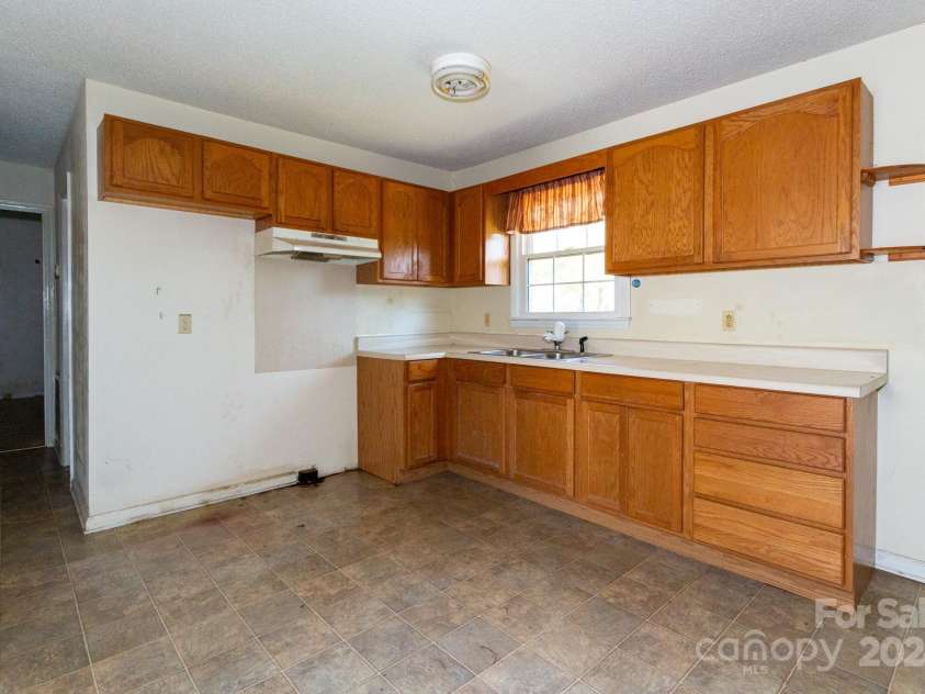 128 Ridgeway Court, Forest City, NC 28043.  MLS# CAR4192677, YatesRealty ID 232. 