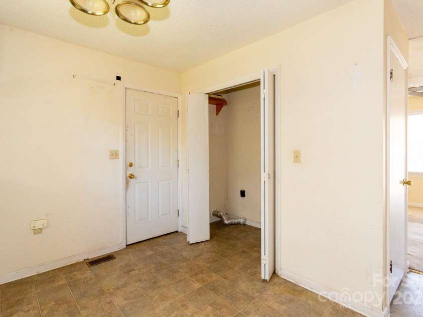 128 Ridgeway Court, Forest City, NC 28043.  MLS# CAR4192677, YatesRealty ID 232. 