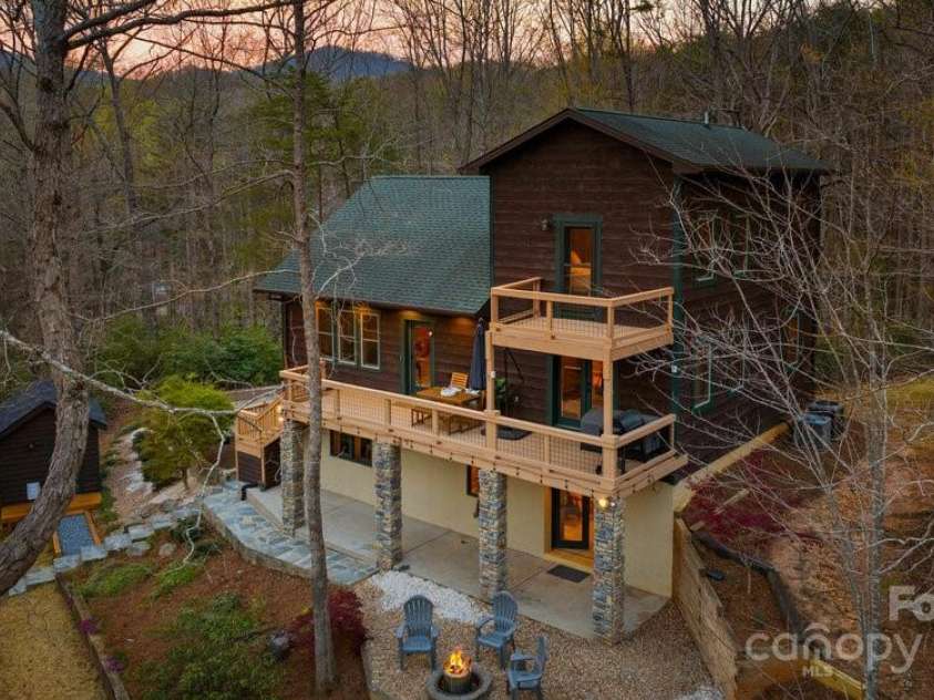 502 CALEDONIA Loop, Landrum, SC 29356.  MLS# CAR4246247, YatesRealty ID 232. 