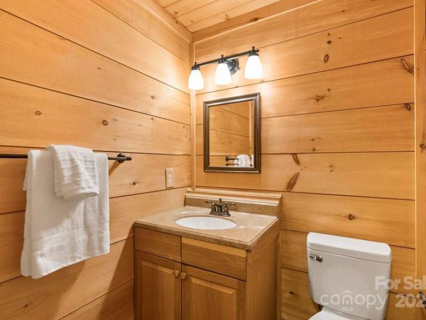 502 CALEDONIA Loop, Landrum, SC 29356.  MLS# CAR4246247, YatesRealty ID 232. 