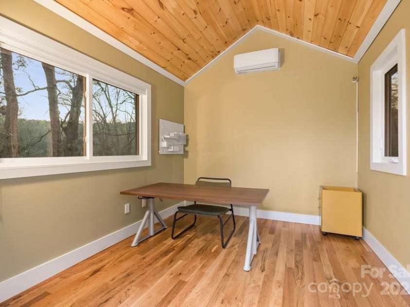 502 CALEDONIA Loop, Landrum, SC 29356.  MLS# CAR4246247, YatesRealty ID 232. 