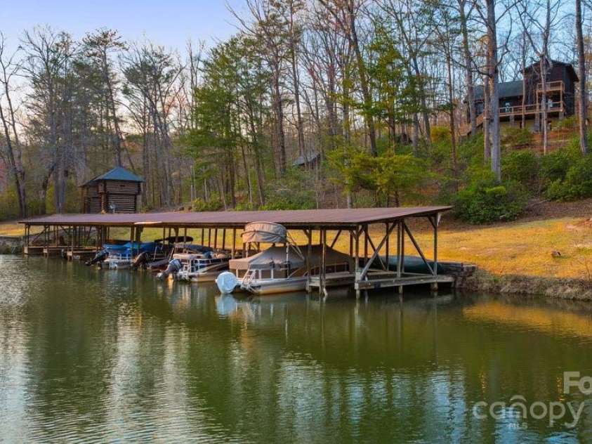 502 CALEDONIA Loop, Landrum, SC 29356.  MLS# CAR4246247, YatesRealty ID 232. 
