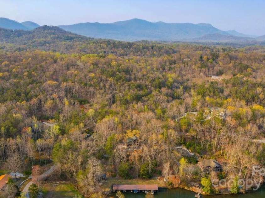 502 CALEDONIA Loop, Landrum, SC 29356.  MLS# CAR4246247, YatesRealty ID 232. 