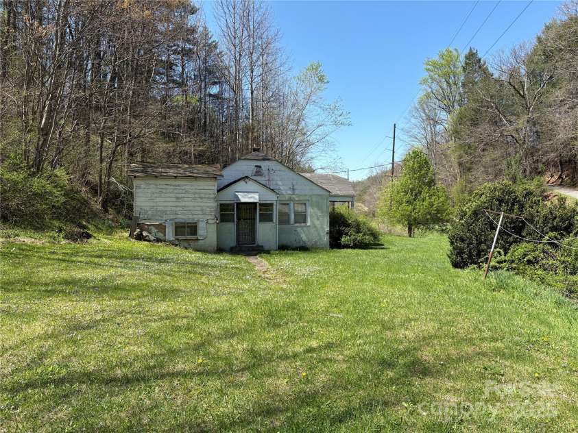 8951 US 25/70 Highway, Marshall, NC 28753.  MLS# CAR4244987, YatesRealty ID 232. 