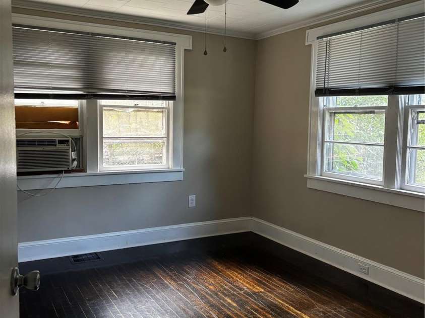 907 Maple Avenue, Salisbury, NC 28144.  MLS# CAR4403303, YatesRealty ID 23201. 
