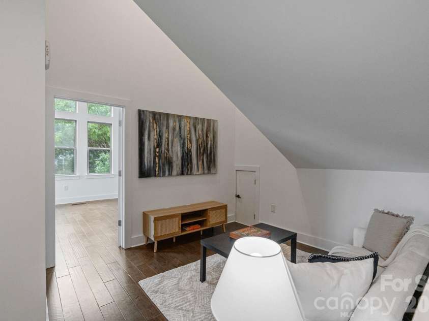 1500 Kenilworth Avenue, Charlotte, NC 28203.  MLS# CAR4381078, YatesRealty ID 23202. Den area on third floor