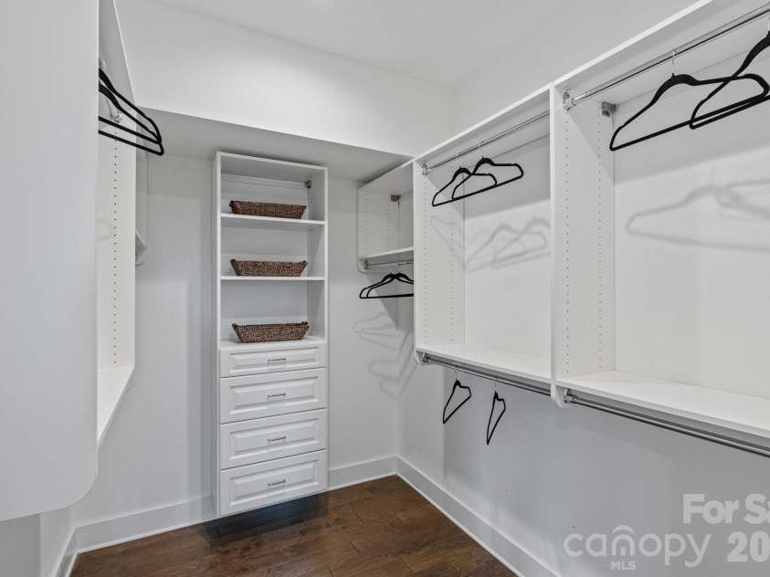 1500 Kenilworth Avenue, Charlotte, NC 28203.  MLS# CAR4381078, YatesRealty ID 23202. Large walk-in closet in primary suite.