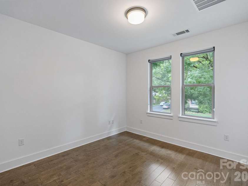 1500 Kenilworth Avenue, Charlotte, NC 28203.  MLS# CAR4381078, YatesRealty ID 23202. Secondary bedroom #1