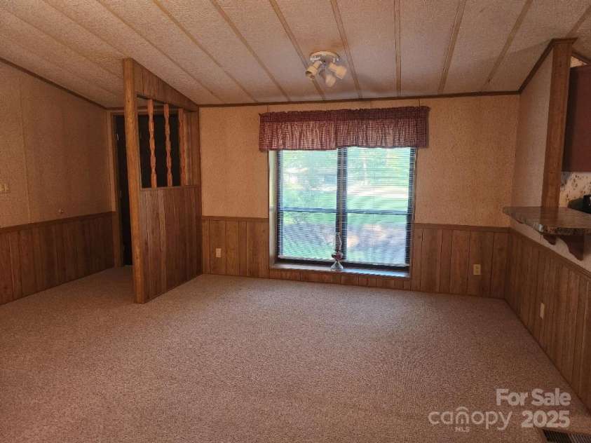 2461 Ridgecrest Drive, Stanley, NC 28164.  MLS# CAR4263475, YatesRealty ID 23202. DINING AREA