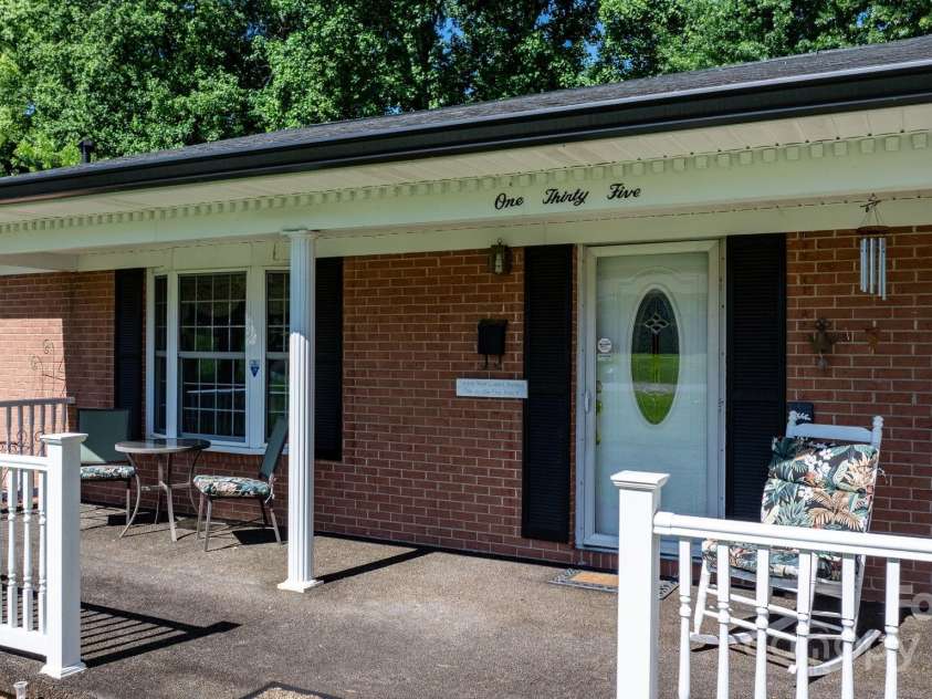 135 Burton Hills Circle, Gastonia, NC 28054.  MLS# CAR4269810, YatesRealty ID 23203. 