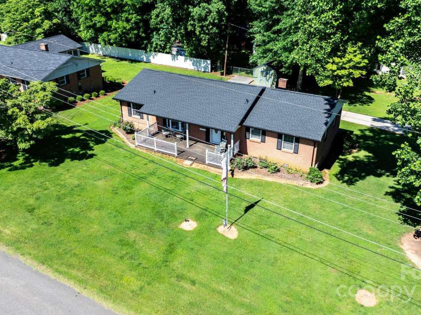 135 Burton Hills Circle, Gastonia, NC 28054.  MLS# CAR4269810, YatesRealty ID 23203. 