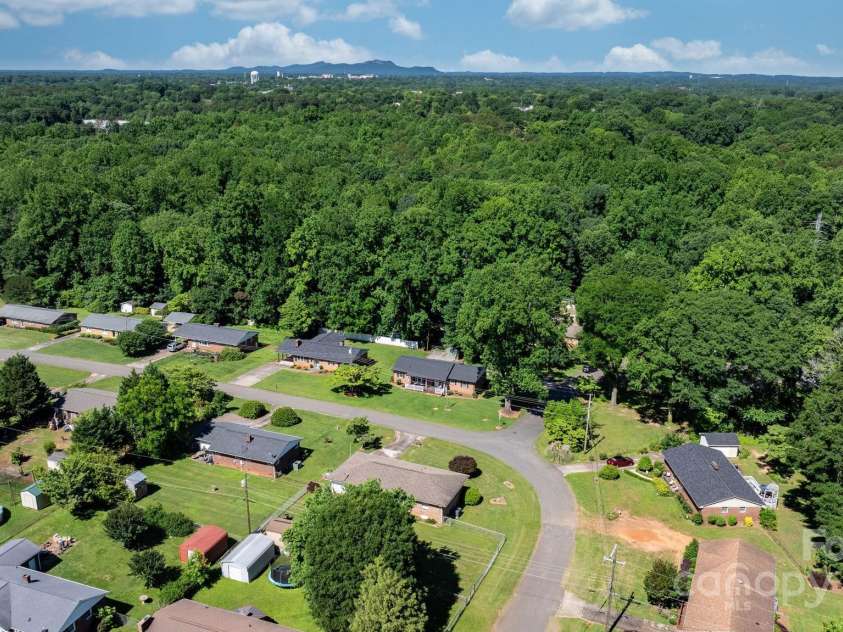 135 Burton Hills Circle, Gastonia, NC 28054.  MLS# CAR4269810, YatesRealty ID 23203. 