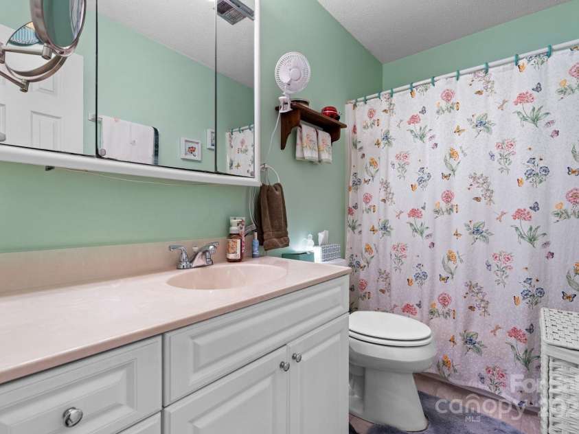 135 Burton Hills Circle, Gastonia, NC 28054.  MLS# CAR4269810, YatesRealty ID 23203. 