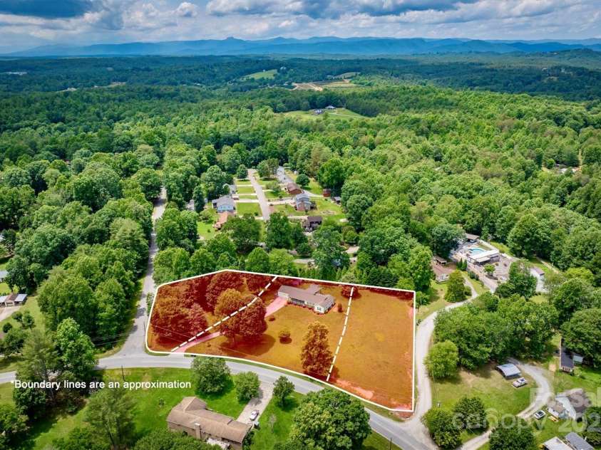 4897 Calico Road, Lenoir, NC 28645.  MLS# CAR4248024, YatesRealty ID 23204. 