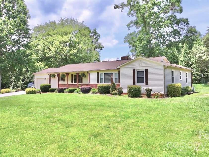 4897 Calico Road, Lenoir, NC 28645.  MLS# CAR4248024, YatesRealty ID 23204. 