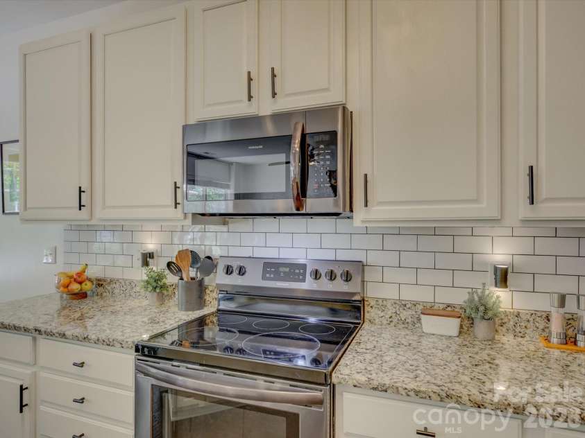 9828 Caldwell Depot Road, Cornelius, NC 28031.  MLS# CAR4378028, YatesRealty ID 23204. 