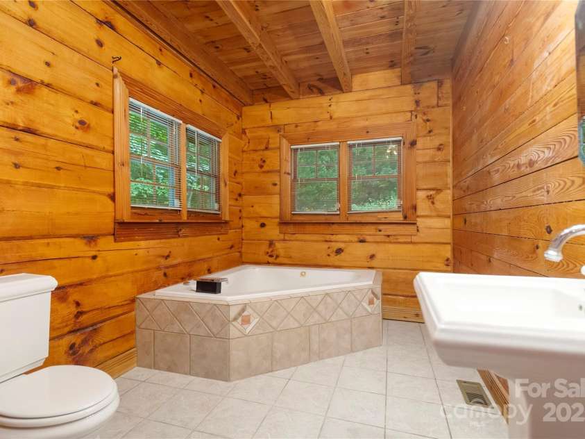 720 Potneck Road, Salisbury, NC 28147.  MLS# CAR4270437, YatesRealty ID 23205. Bathroom