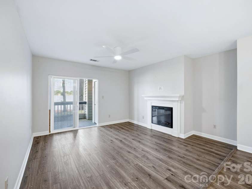 913 Southwest Drive, Davidson, NC 28036.  MLS# CAR4380934, YatesRealty ID 23205. 