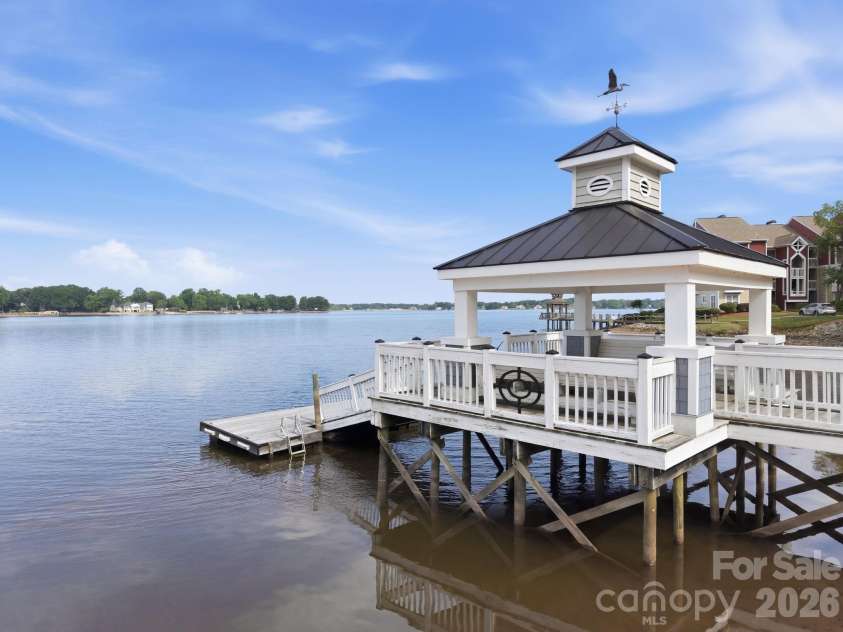 913 Southwest Drive, Davidson, NC 28036.  MLS# CAR4380934, YatesRealty ID 23205. 