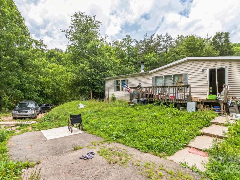 54 Lemon Creek Drive, Candler, NC 28715.  MLS# CAR4269700, YatesRealty ID 23206. 