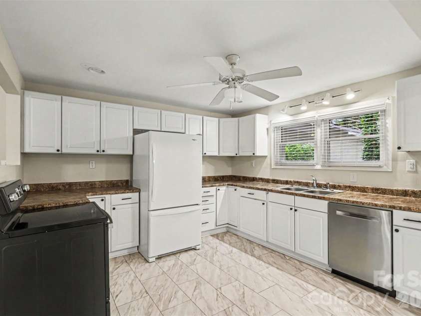 20 Wright Avenue, York, SC 29745.  MLS# CAR4377037, YatesRealty ID 23207. 