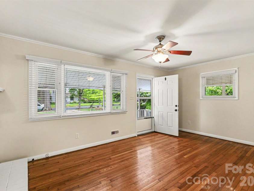 20 Wright Avenue, York, SC 29745.  MLS# CAR4377037, YatesRealty ID 23207. 