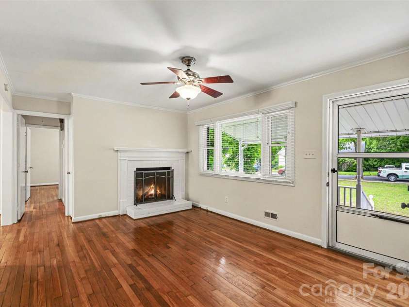 20 Wright Avenue, York, SC 29745.  MLS# CAR4377037, YatesRealty ID 23207. 