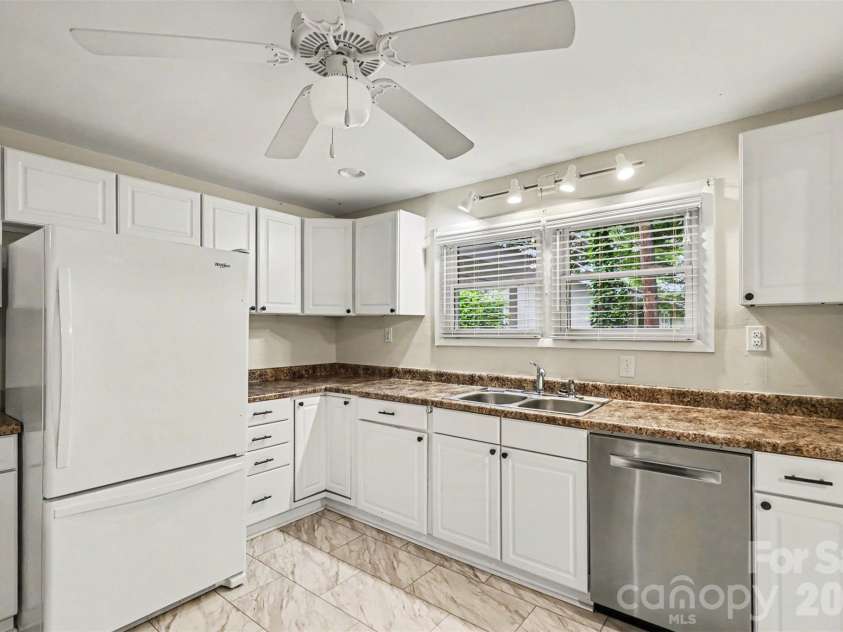 20 Wright Avenue, York, SC 29745.  MLS# CAR4377037, YatesRealty ID 23207. 