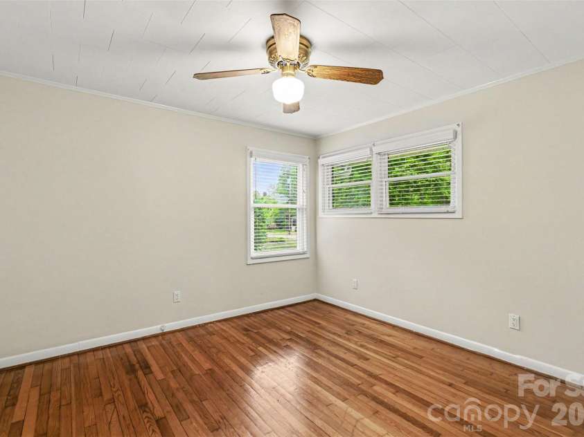 20 Wright Avenue, York, SC 29745.  MLS# CAR4377037, YatesRealty ID 23207. 