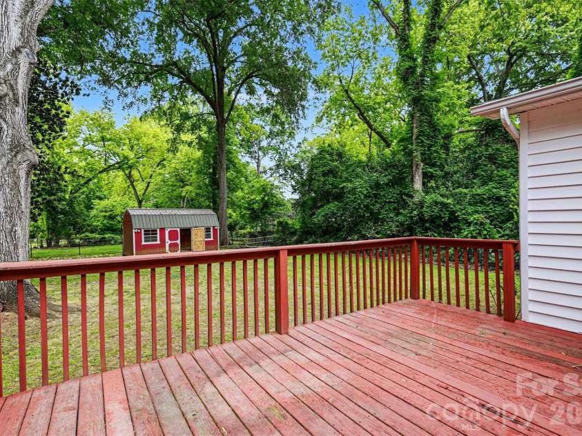 20 Wright Avenue, York, SC 29745.  MLS# CAR4377037, YatesRealty ID 23207. 