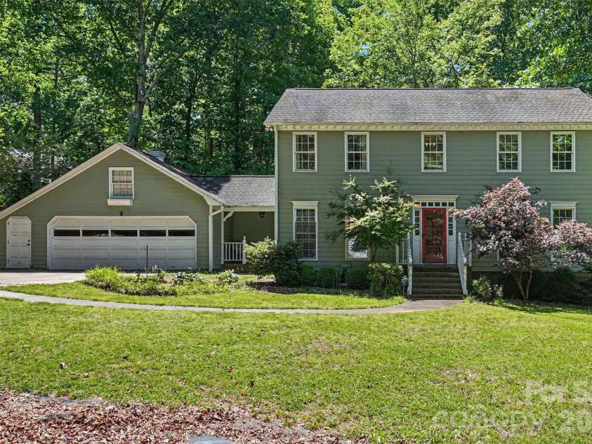 5812 Camelot Drive, Charlotte, NC 28270.  MLS# CAR4382129, YatesRealty ID 23208. 