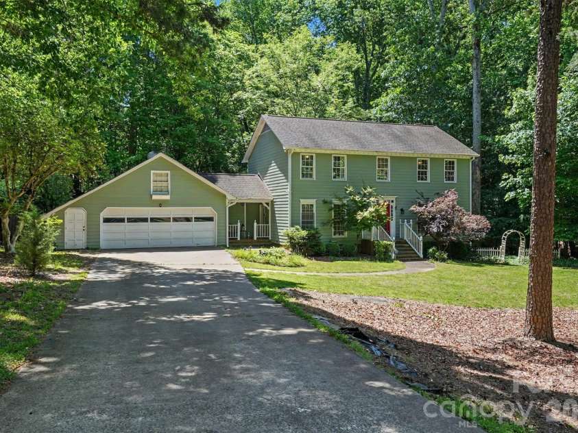 5812 Camelot Drive, Charlotte, NC 28270.  MLS# CAR4382129, YatesRealty ID 23208. 