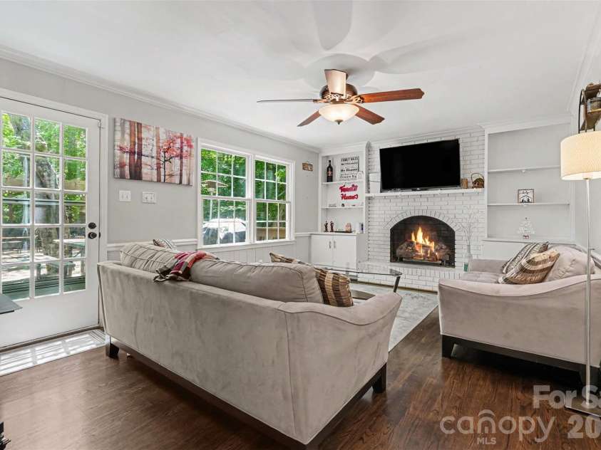 5812 Camelot Drive, Charlotte, NC 28270.  MLS# CAR4382129, YatesRealty ID 23208. 