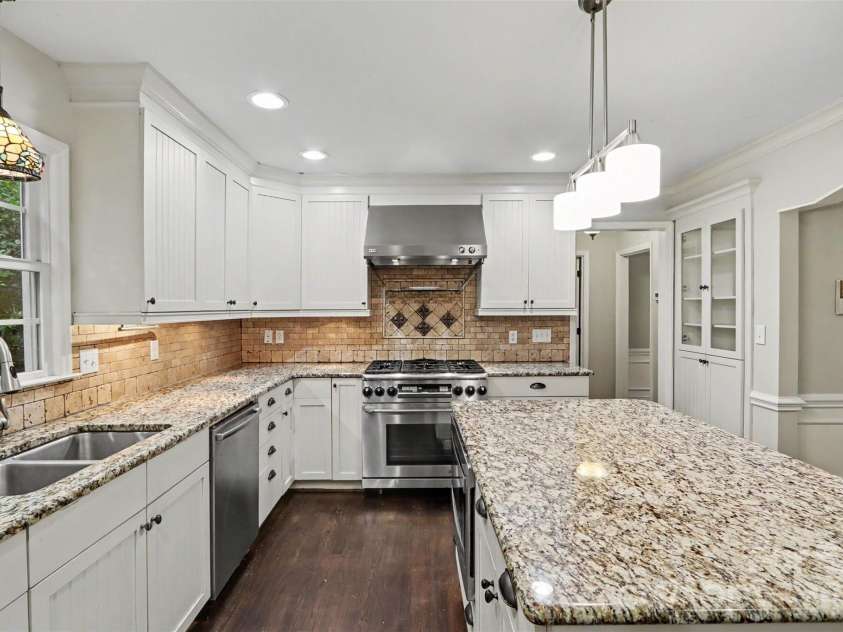 5812 Camelot Drive, Charlotte, NC 28270.  MLS# CAR4382129, YatesRealty ID 23208. 
