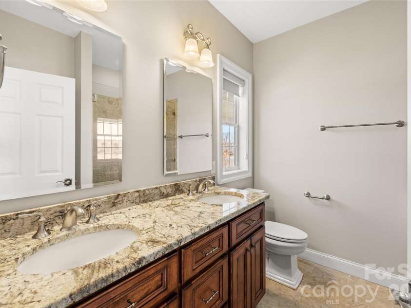 490 Mapleton Lane, Columbus, NC 28722.  MLS# CAR4346463, YatesRealty ID 2321. 