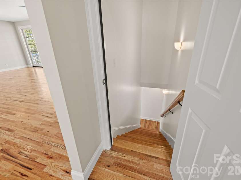 490 Mapleton Lane, Columbus, NC 28722.  MLS# CAR4346463, YatesRealty ID 2321. 