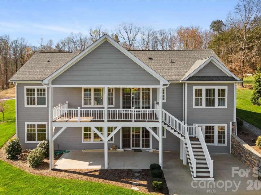 490 Mapleton Lane, Columbus, NC 28722.  MLS# CAR4346463, YatesRealty ID 2321. 