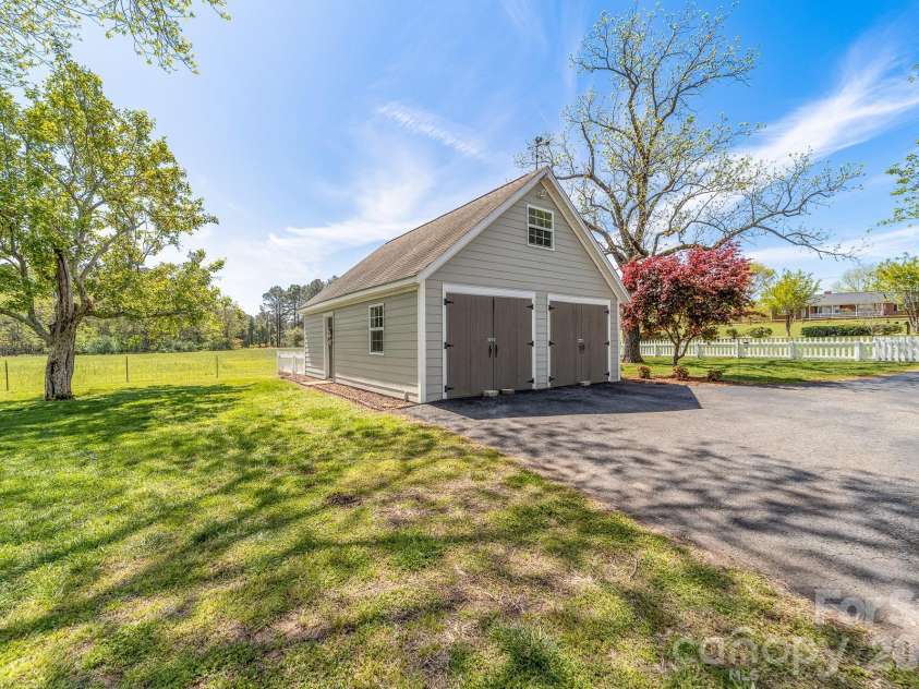 2022 Chatfield Road, Shelby, NC 28150.  MLS# CAR4368716, YatesRealty ID 23210. 