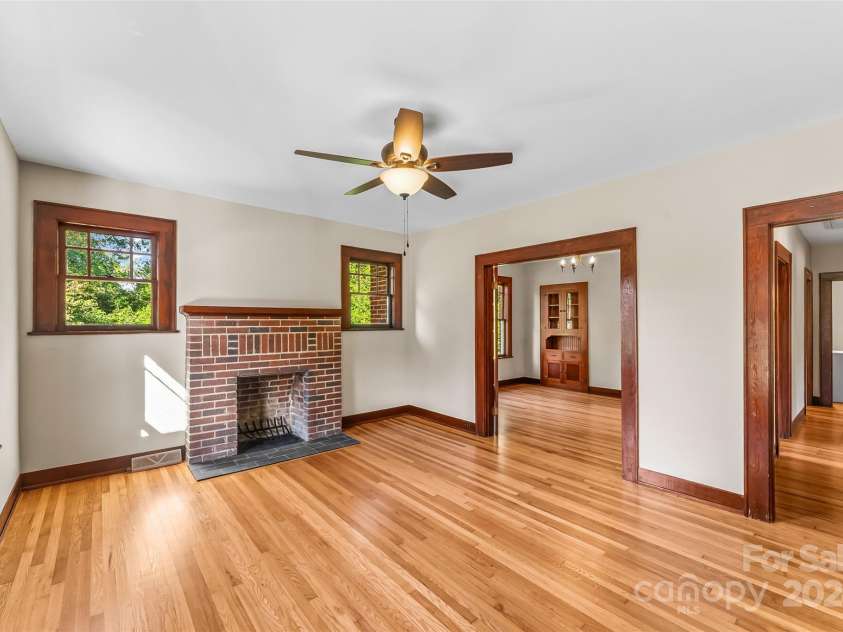 2523 Kool Park Road, Hickory, NC 28601.  MLS# CAR4186290, YatesRealty ID 23210. 