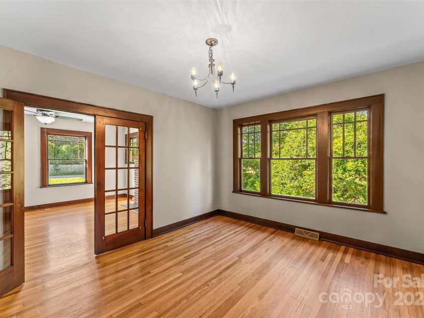 2523 Kool Park Road, Hickory, NC 28601.  MLS# CAR4186290, YatesRealty ID 23210. 