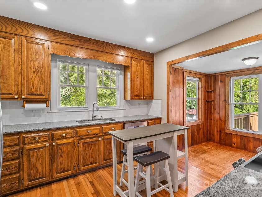 2523 Kool Park Road, Hickory, NC 28601.  MLS# CAR4186290, YatesRealty ID 23210. 