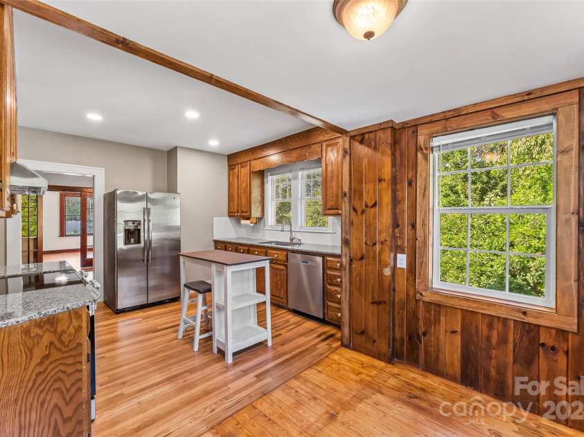 2523 Kool Park Road, Hickory, NC 28601.  MLS# CAR4186290, YatesRealty ID 23210. 