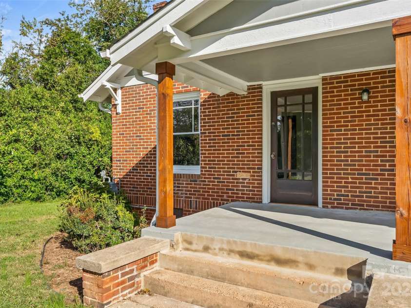 2523 Kool Park Road, Hickory, NC 28601.  MLS# CAR4186290, YatesRealty ID 23210. 